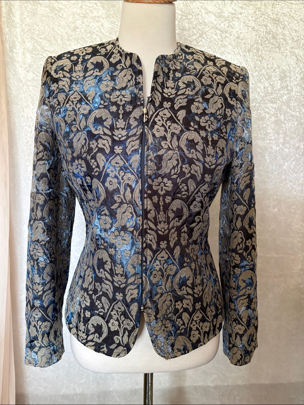 Ingenuity Gold & Navy Brocade Jacket with zippered front Size 2